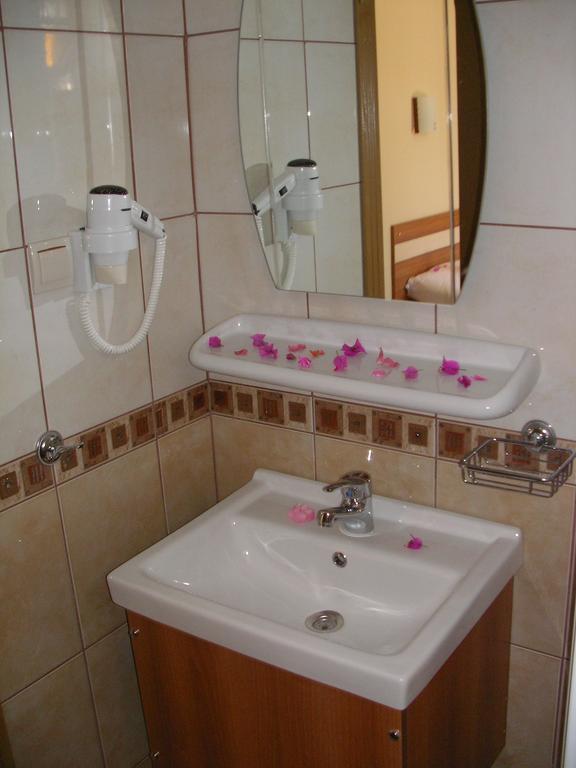 Ercan Han Hotel İçmeler Rum bild